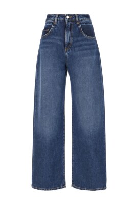 blue-denim-jeans-with-classic-style