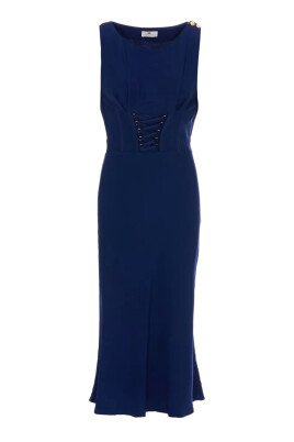 robe-slim-fit-bleue-avec-details-en-metal-dore