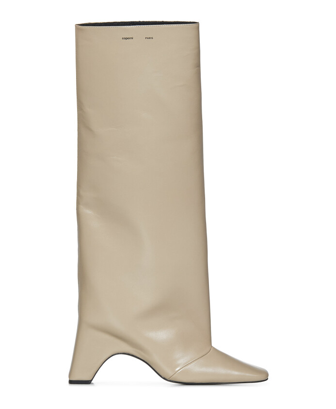 beige-slip-on-stovler-med-firkantet-ta