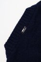 pull-en-cachemire-bleu-avec-empiecements-en-daim