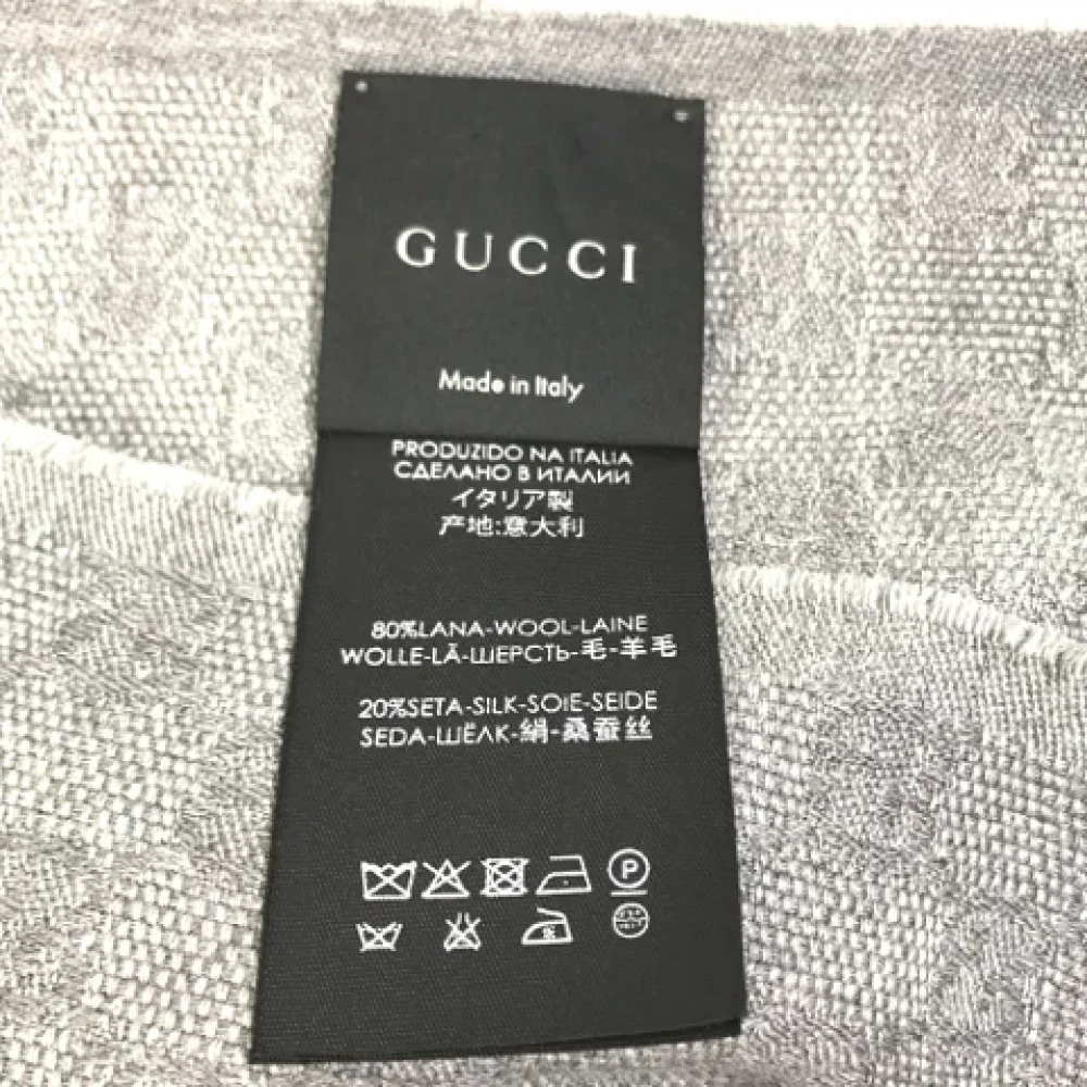 Gucci Vintage Pre-owned Wool scarves Gray Heren