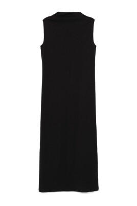 black-sleeveless-twist-dress