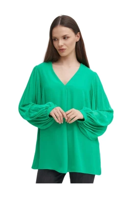 V-ringad blus med veckade ärmar