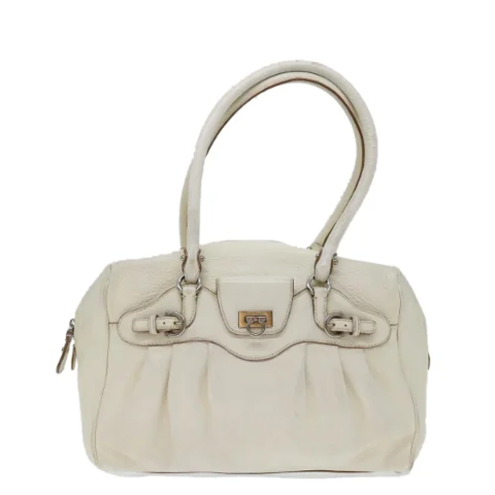 Salvatore Ferragamo Pre-owned Leather shoulder-bags Beige Dames