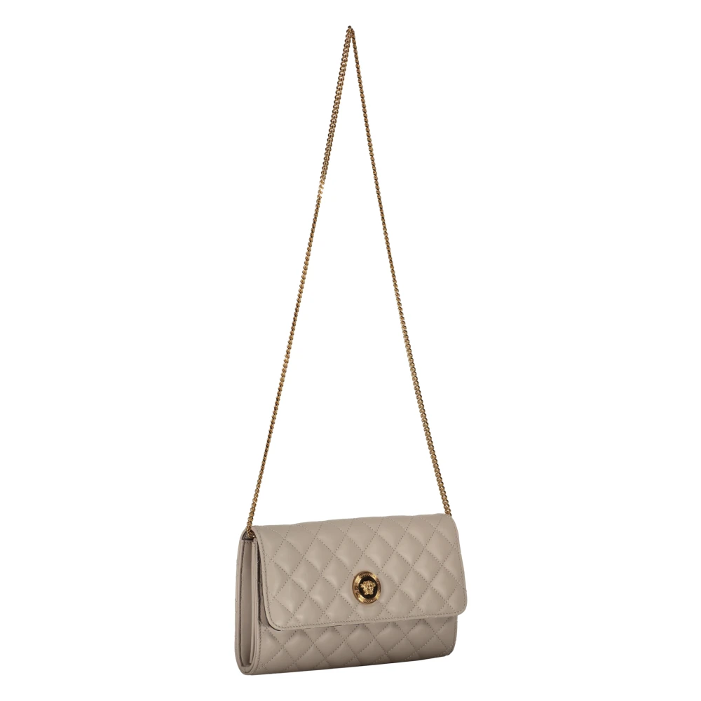 Versace Gewatteerde leren clutch met kettingriem Beige Dames