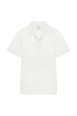 polo-beige-avec-logo-applique