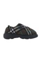 chaussures-plates-slip-on-matelassees-a-carreaux