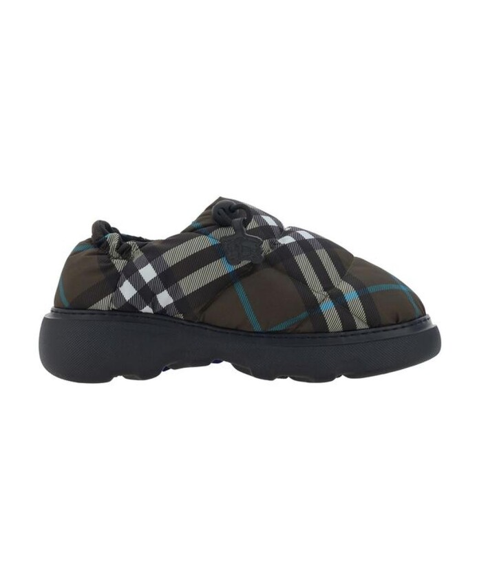 chaussures-plates-slip-on-matelassees-a-carreaux