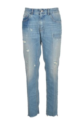 ripped-denim-jeans-with-distressed-details