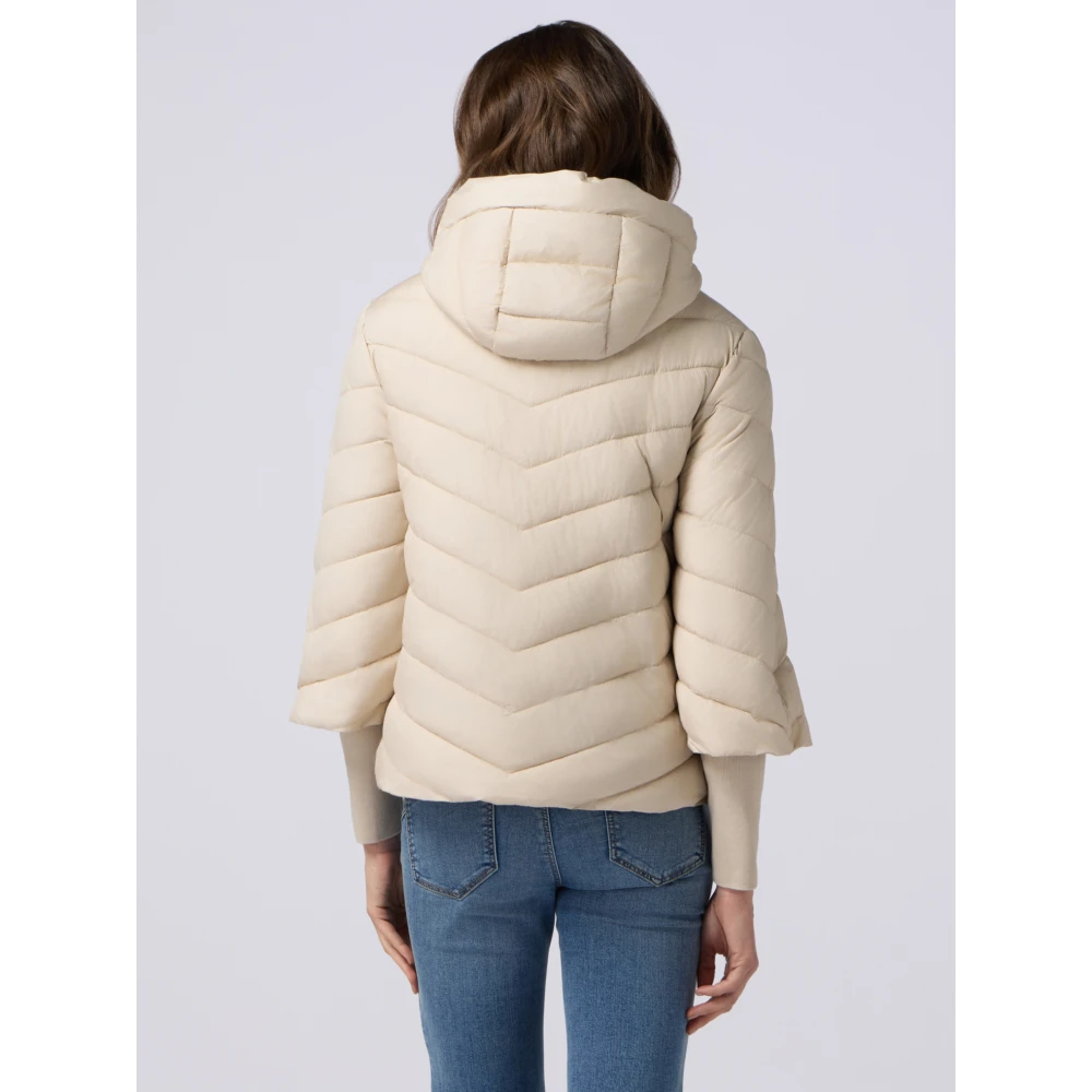 Oltre Lichtgewicht donsjack met capuchon en manchetten Beige Dames