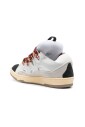 baskets-blanches-a-semelle-en-caoutchouc