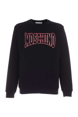 upgrade-your-casual-wardrobe-with-this-sweatshirt