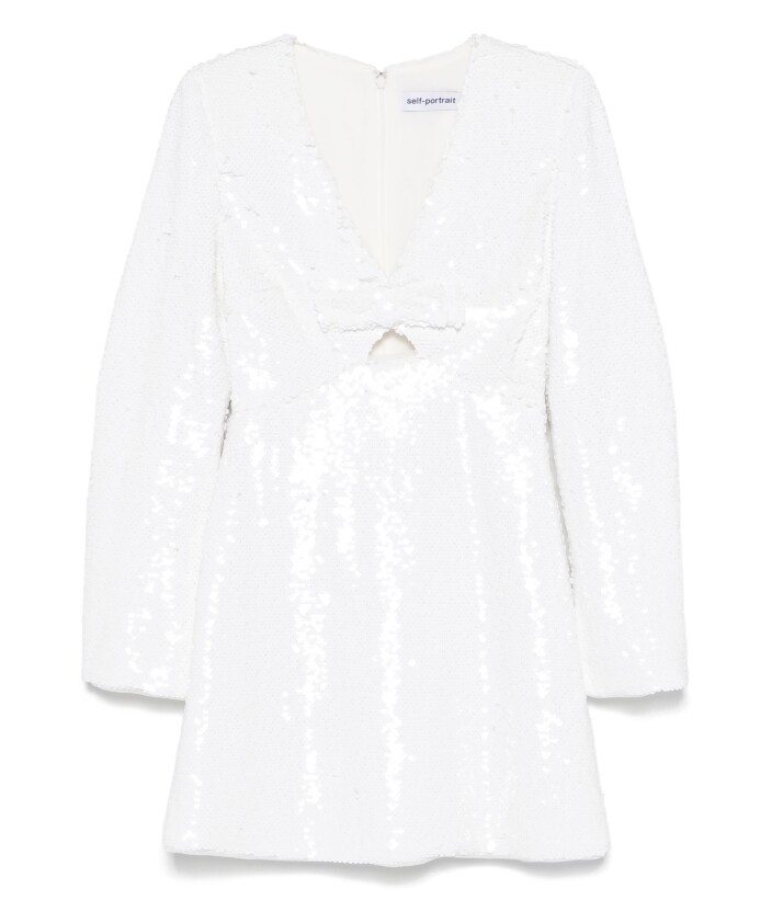 mini-robe-blanche-avec-detail-decoupe