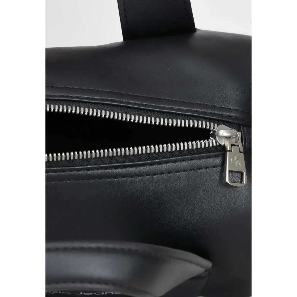 Calvin Klein Zwarte Gebeeldhouwde Vierkante Barrel Tas Black Dames