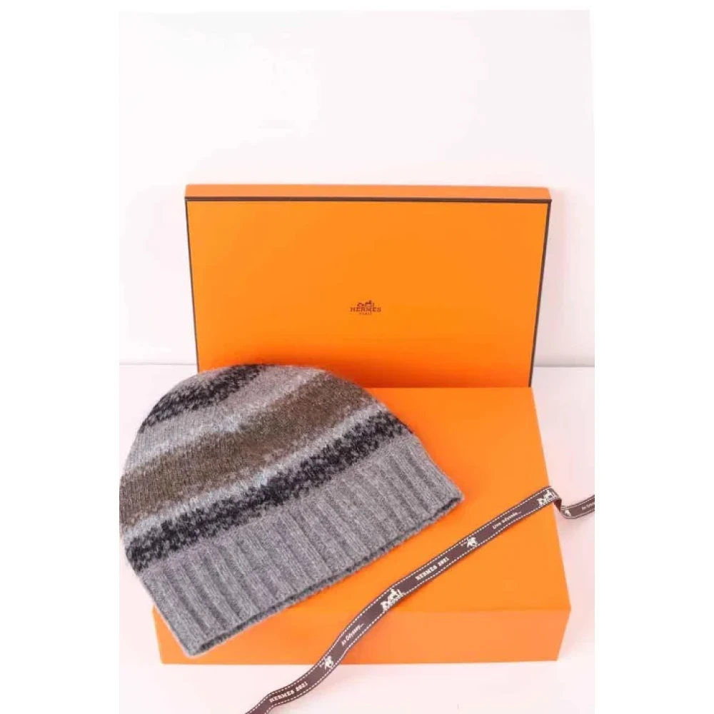 Hermès Vintage Pre-owned Wool hats Gray Dames