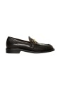 mocassin-en-cuir-noir-avec-fermoir-dore