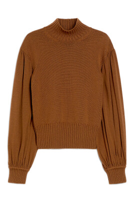 brun-turtleneck-sweater-med-brede-puff-aermer