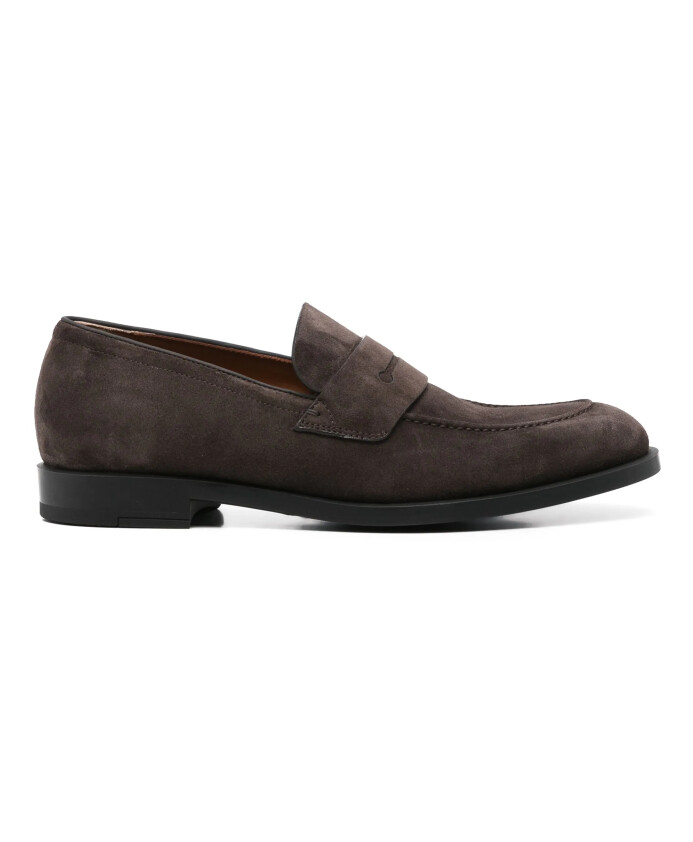 chaussures-plates-en-daim-marron-fabriquees-en-italie
