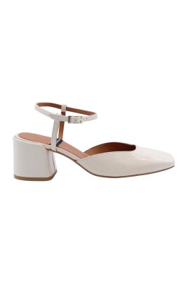 bolero-pump-for-stylish-outfits
