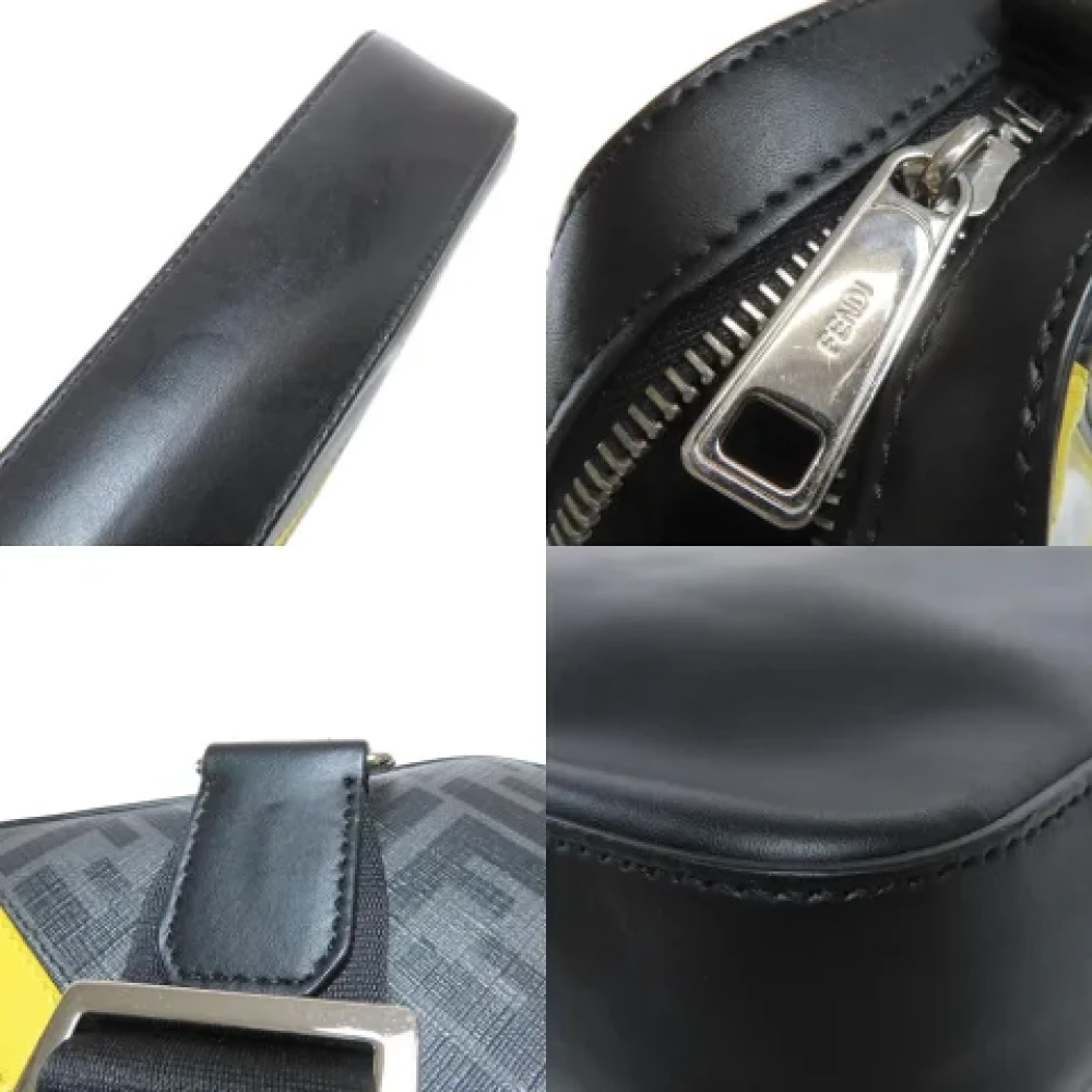 Fendi Vintage Pre-owned Plastic shoulder-bags Gray Dames