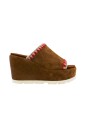 sandales-compensees-en-daim-avec-detail-au-crochet