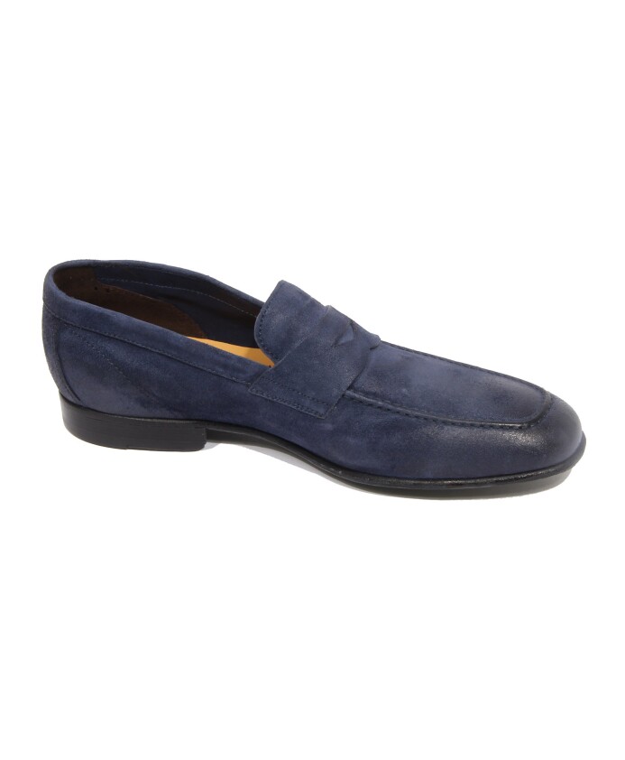 mocassin-et-mocassin-en-daim-chaussure-made-in-italy