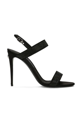 Svarta sandaler med kristallutsmyckning och höga klackar