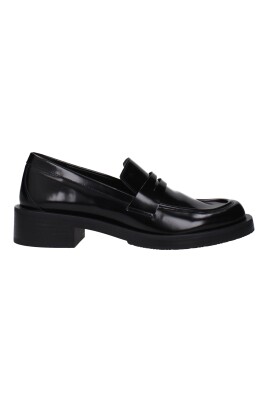 mocassin-en-cuir-noir-semelle-en-caoutchouc-elegante