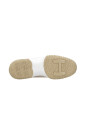 baskets-beiges-en-daim-a-lacets