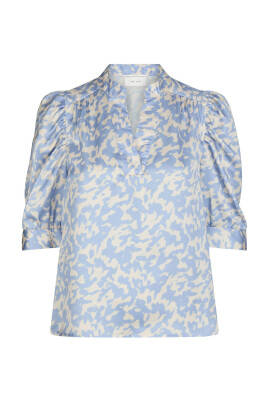 grafisk-fade-bluse-lysebla