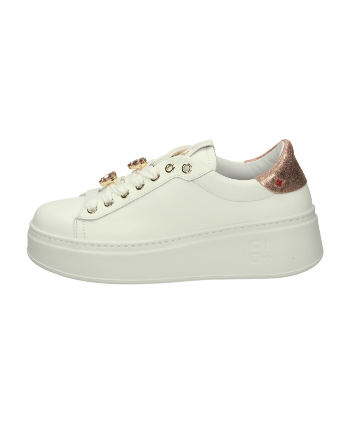 lage-sneakers