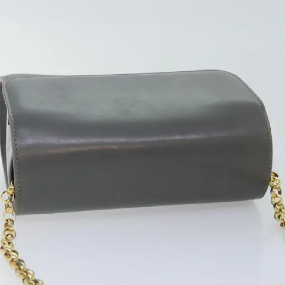 Salvatore Ferragamo Pre-owned Leather shoulder-bags Gray Dames