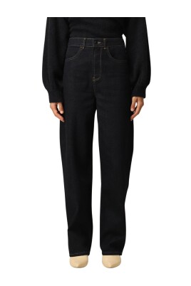 relaxed-fit-wide-leg-jeans