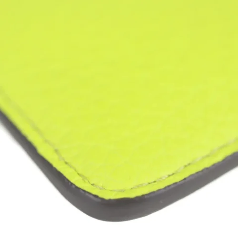 Anya Hindmarch Pre-owned Leather clutches Yellow Dames
