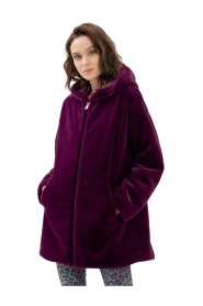 Medium coat in echo fur with hood