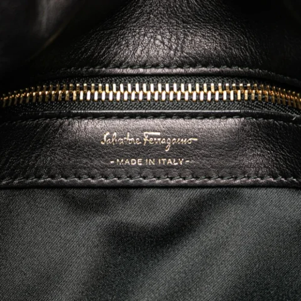 Salvatore Ferragamo Pre-owned Leather handbags Black Dames