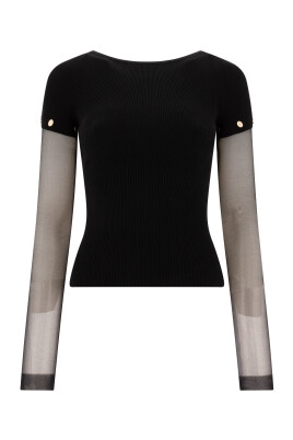 black-t-shirt-with-style-and-comfort