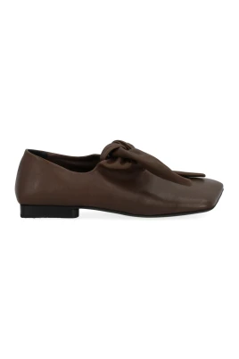 Square Knotted Flat