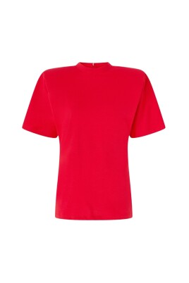 padded-shoulder-t-shirt-dylan-model
