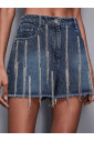 shorts-en-denim-bleu-a-taille-basse-avec-chaines-en-strass