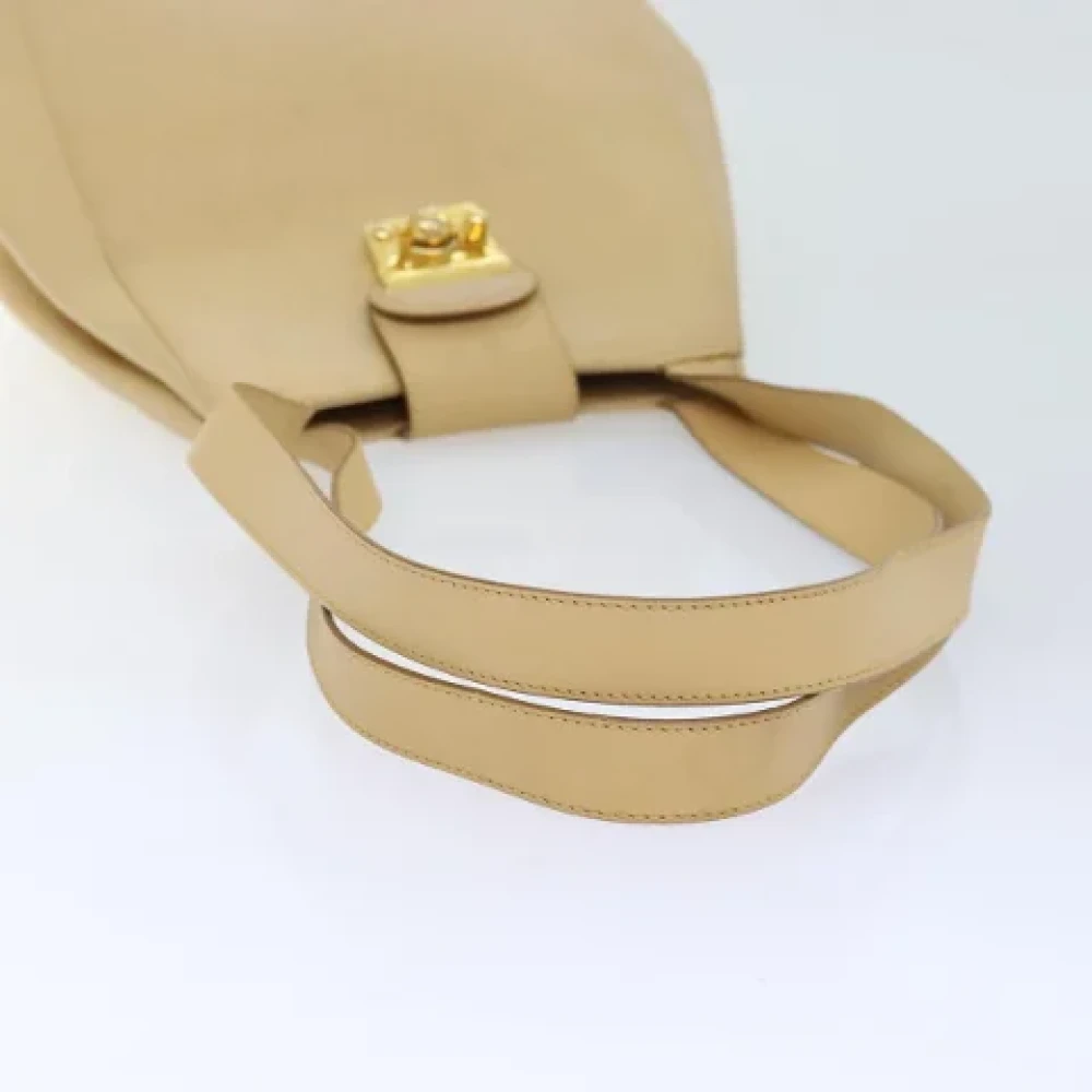 Salvatore Ferragamo Pre-owned Leather shoulder-bags Beige Dames