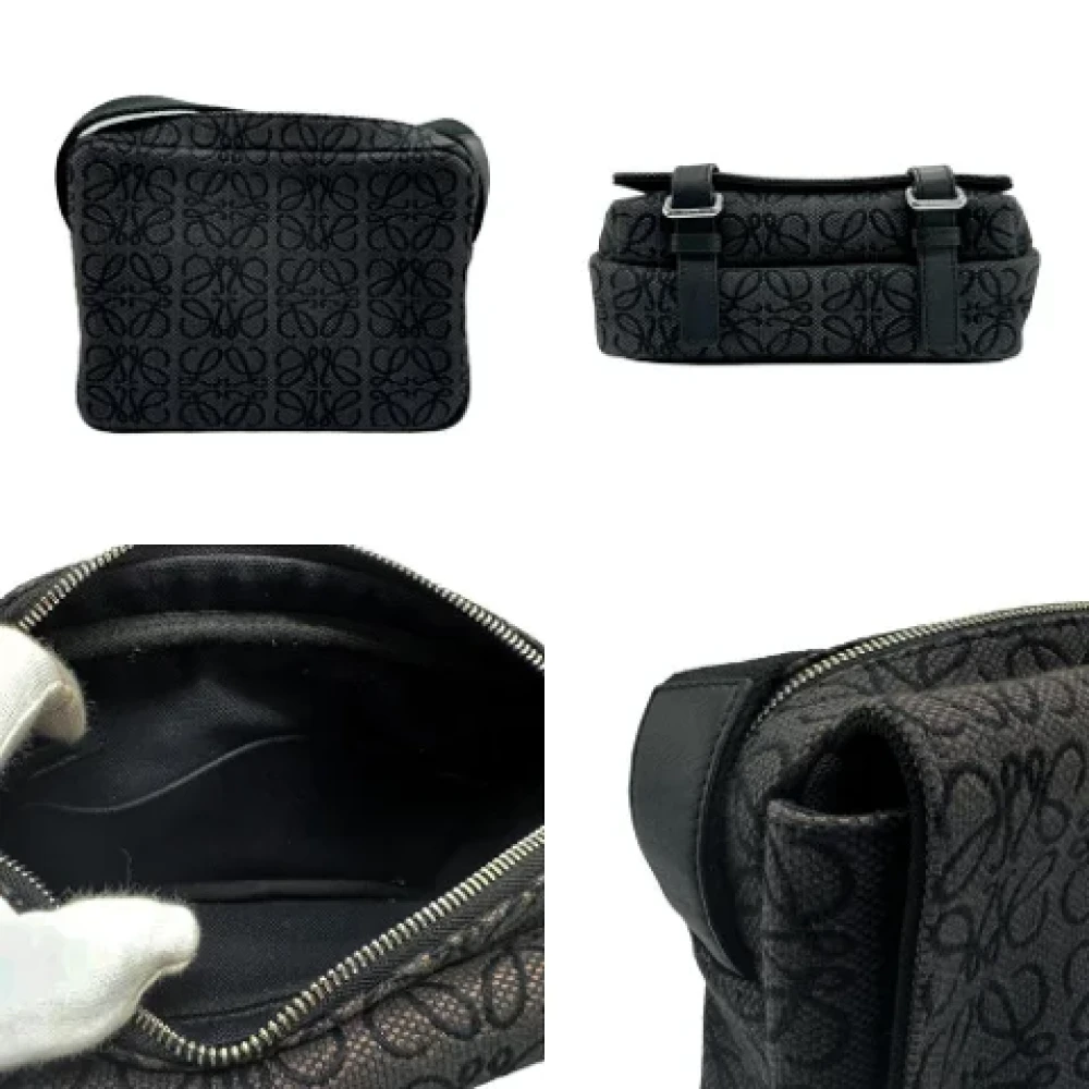 Loewe Pre-owned Canvas shoulder-bags Black Heren