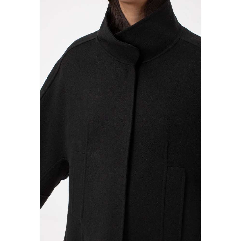 Paltò Zwarte wollen cape met wijde mouwen Black Dames