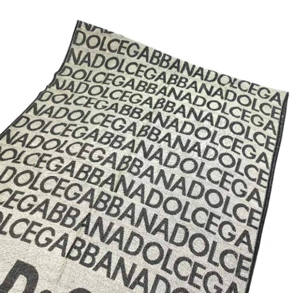 Dolce & Gabbana Pre-owned Wool scarves Gray Dames