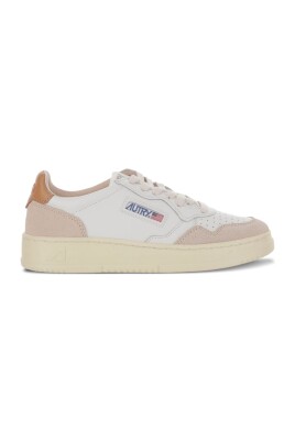 sneakers-blanches-en-cuir-avec-details-en-daim