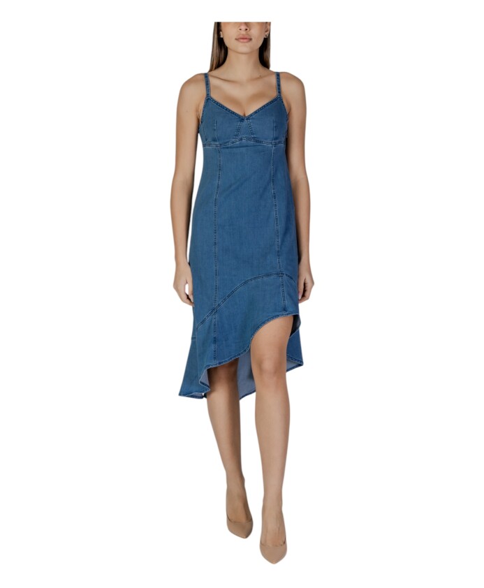 robe-bleue-en-coton-a-col-en-v