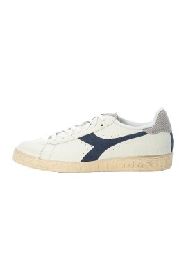 vintage-tennis-style-sneakers