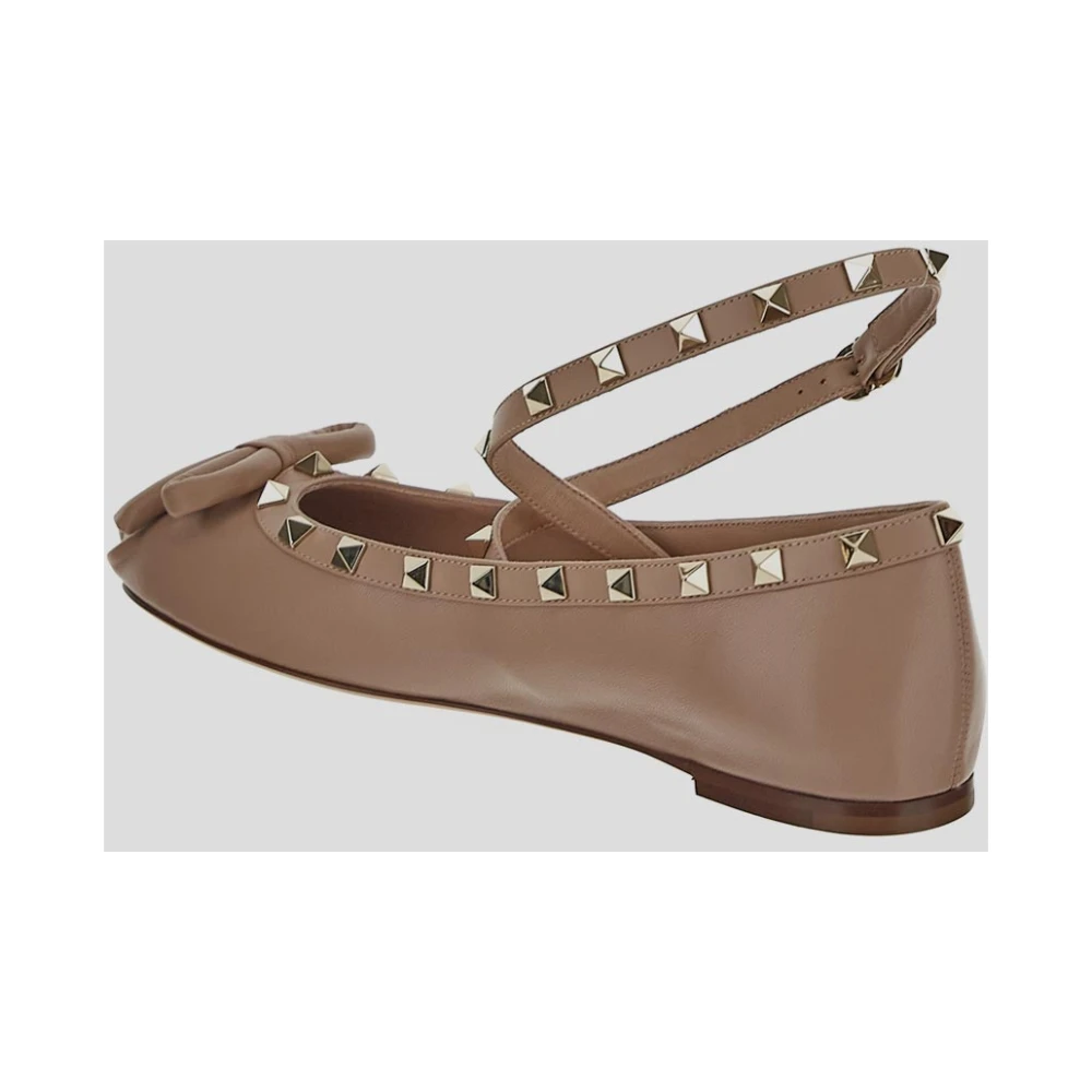 Valentino Garavani Leren Rockstud Ballerina Schoen Beige Dames