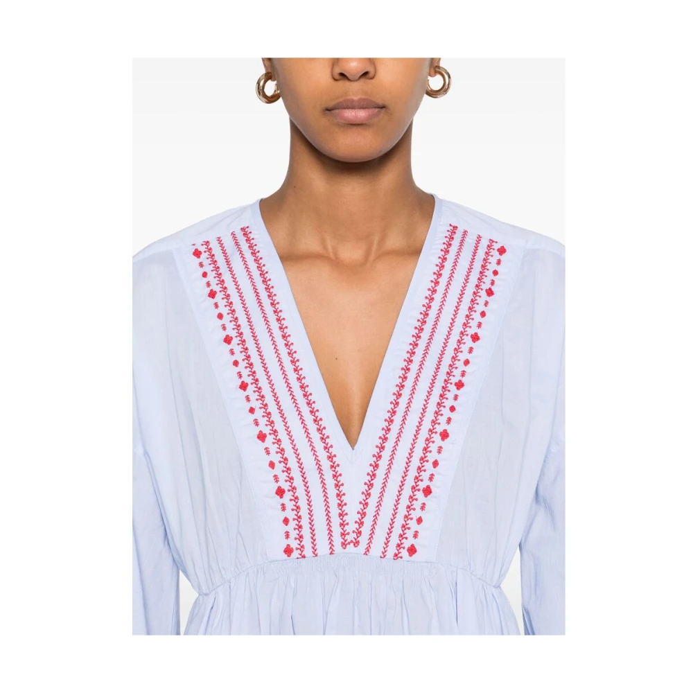 A.p.c. Lichtblauw V-hals Geborduurd Shirt Blue Dames