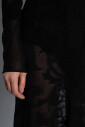 robe-transparente-avec-col-montant